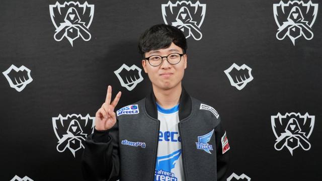 部中表现卓 部中表现卓